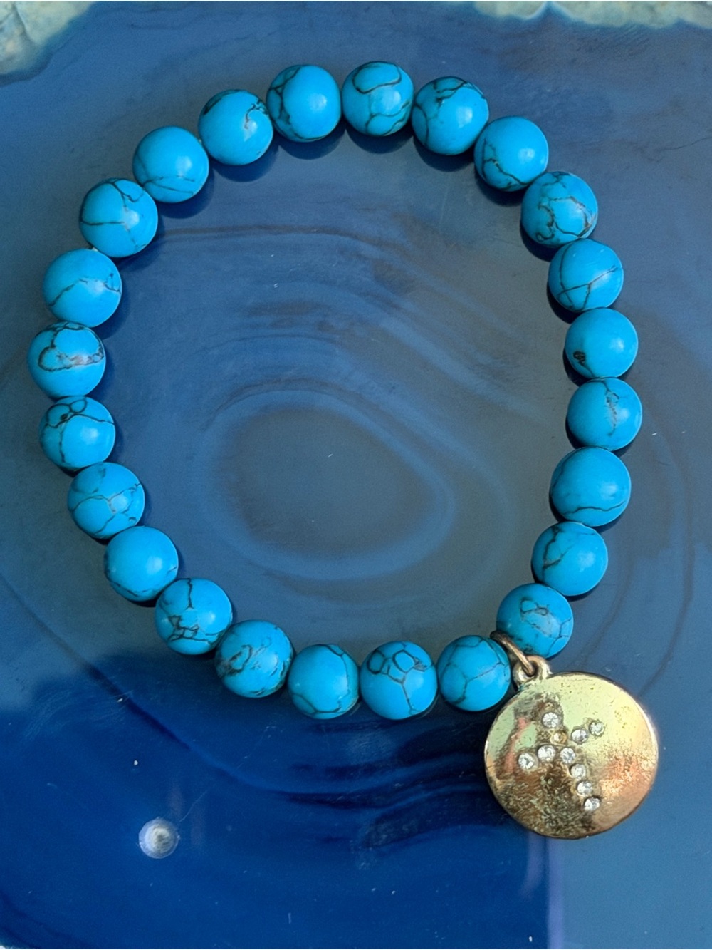 Source Unknown Blue Beaded Stretch Bracelet with Gold Disc Charm